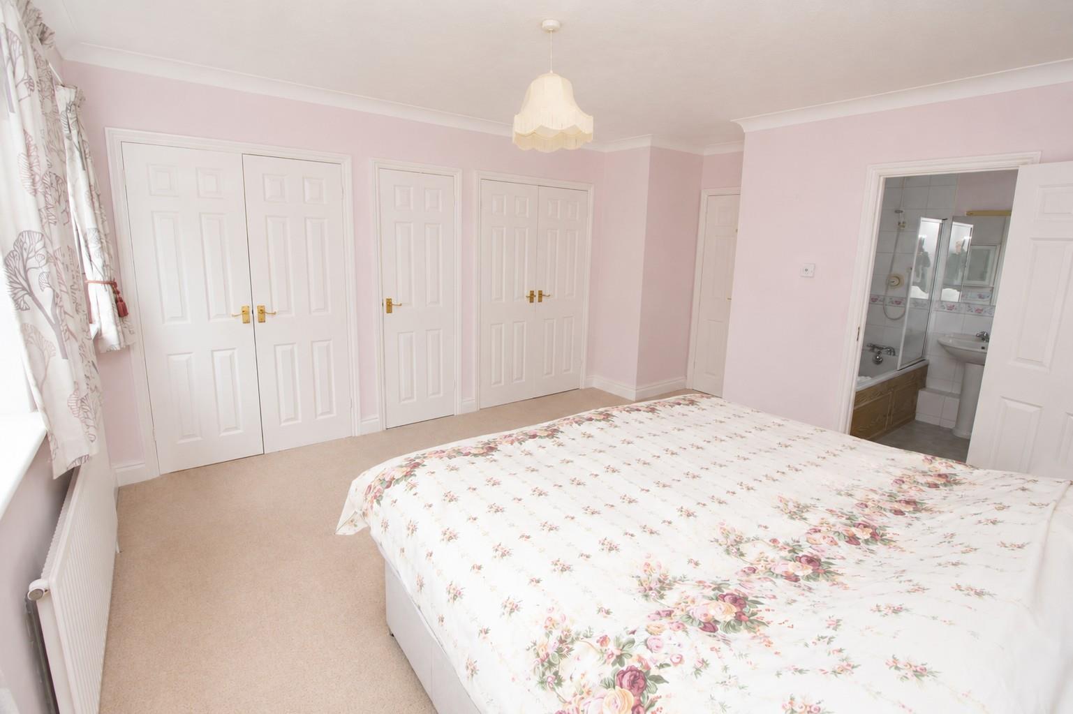 Carew Close, Tilehurst, Reading